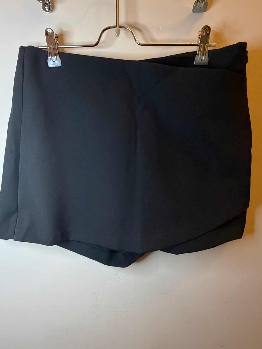 Love Tree Black Women's Skort
